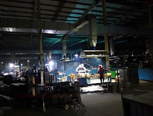 角鐵法蘭風管生產(chǎn)中